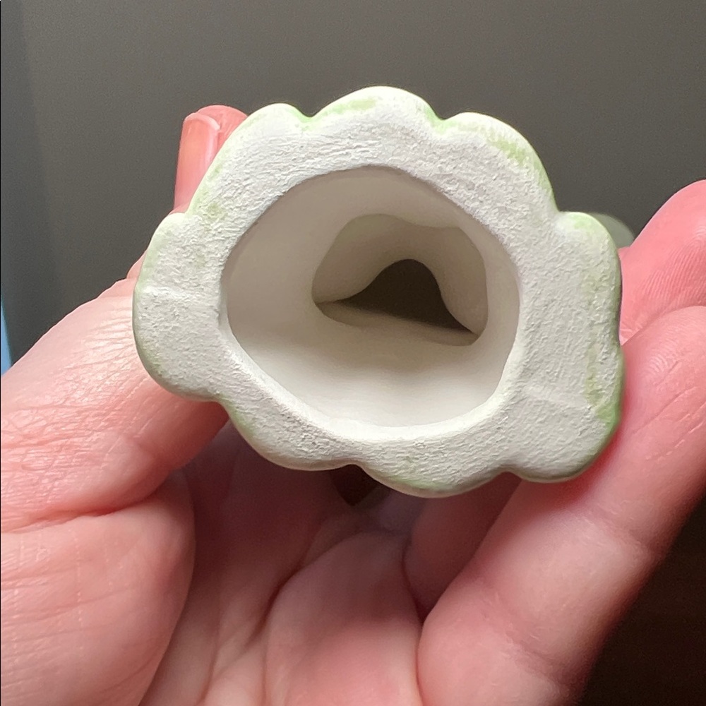 Pair of Vintage Kitsch Christmas Pastel Green Angel Figurines - Picture 5 of 8